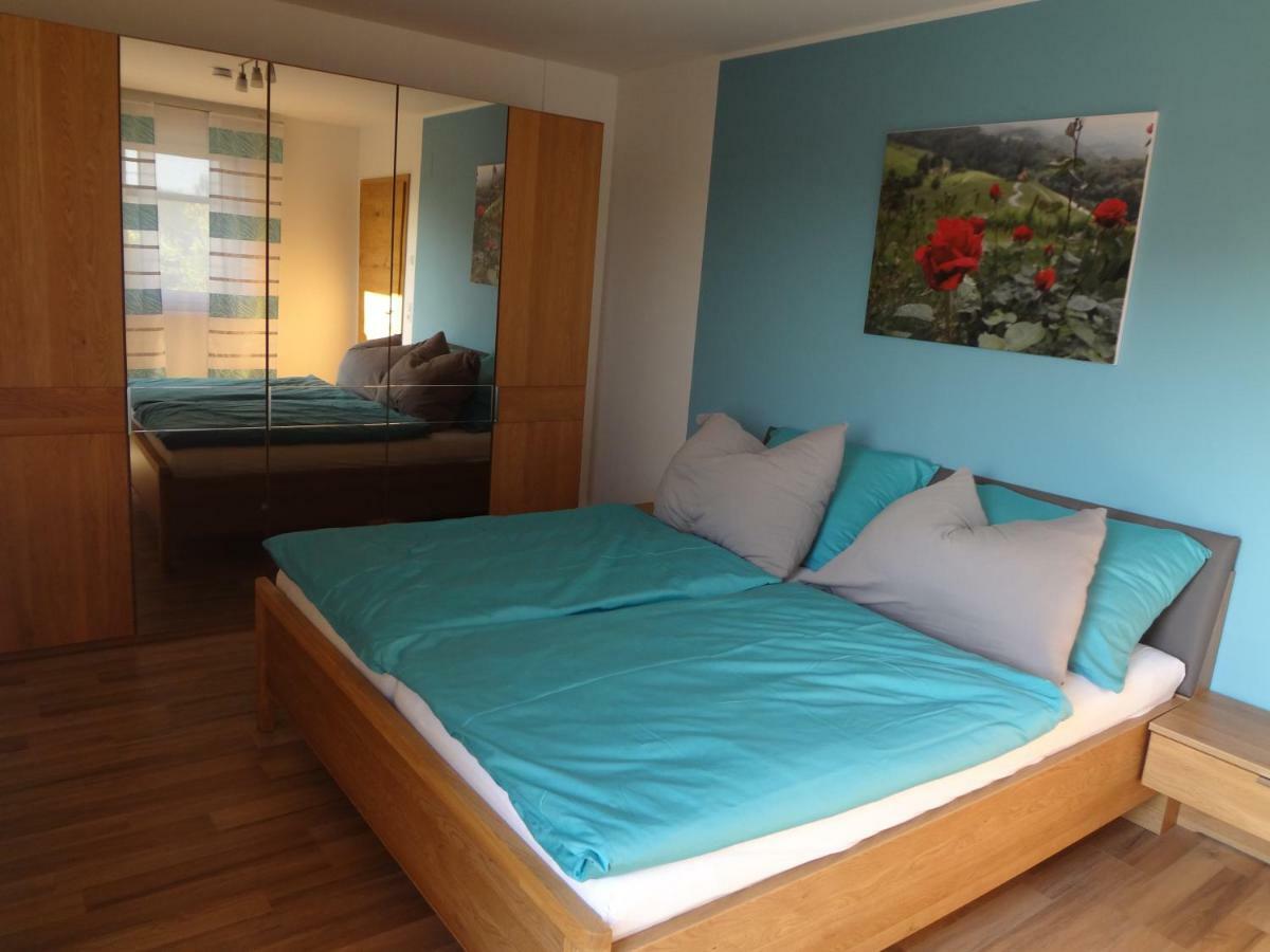 Weinstrassenapartment Fam. Dietrich ราทช์ อัน ดาร์ ไวน์ชตรัดเซอ ภายนอก รูปภาพ